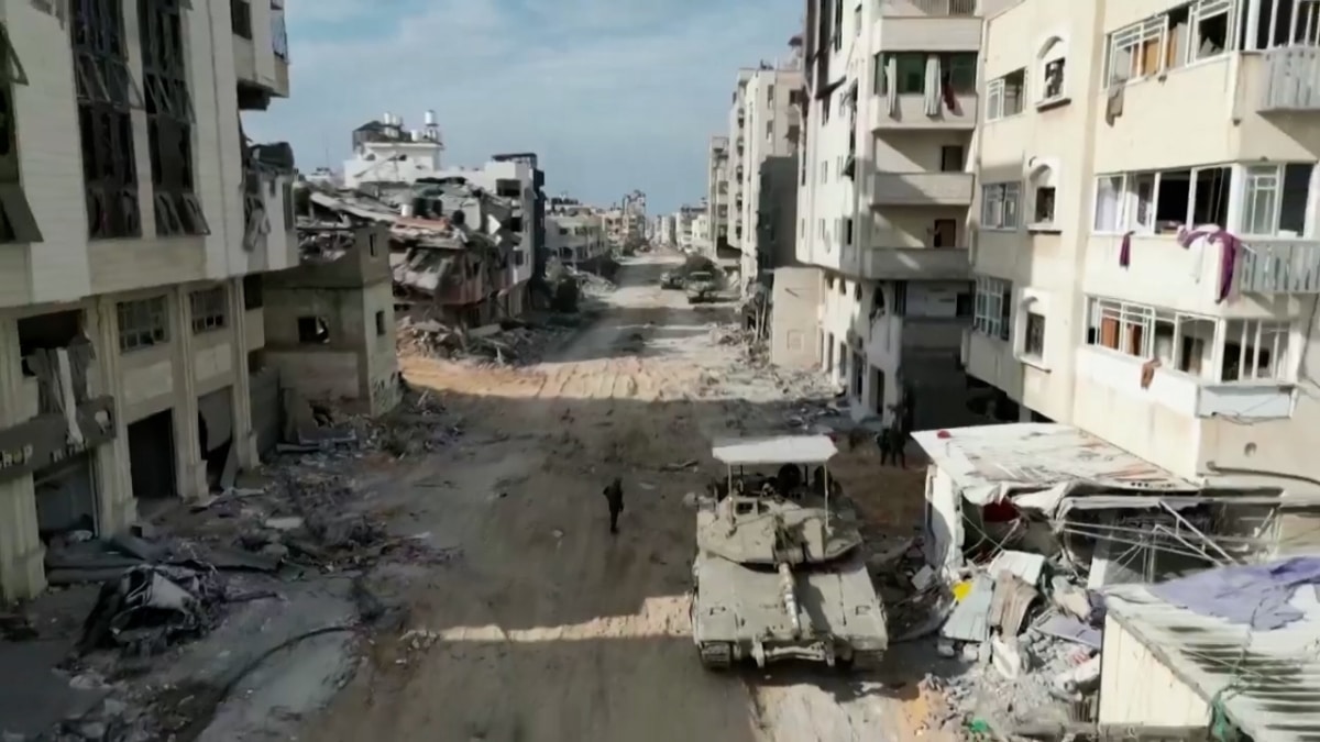 24 000 morts et 136 otages