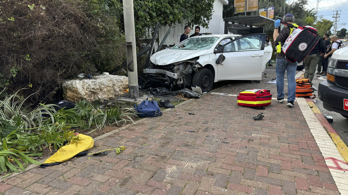 Au moins un mort et 18 blessés dans une attaque à plusieurs coups de couteau en Israël
