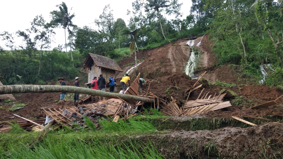 Deux touristes meurent à Bali lorsque leur villa est détruite par un glissement de terrain