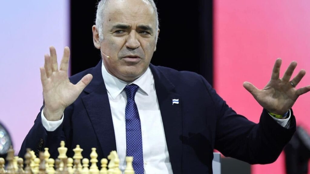 Pin's Garry Kasparov – Joueur D'Échecs Russe – Émail – Célébrité
