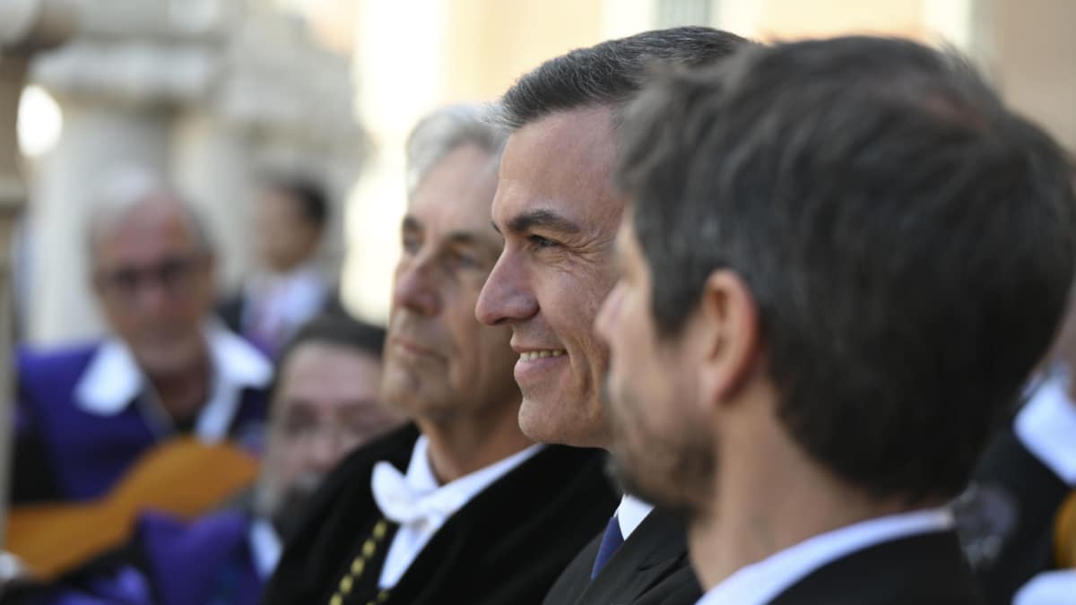 Les Affaires étrangères envoient des messages de dirigeants internationaux aux journalistes pour soutenir Sánchez