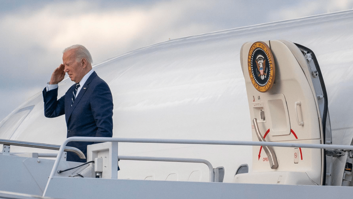 Biden tente de dissuader l’Iran dans l’attente tendue de représailles contre Israël