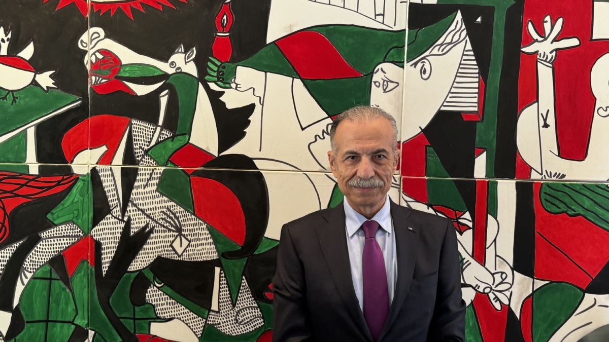 "Peut-être devrais-je exempter les Palestiniens de visa"