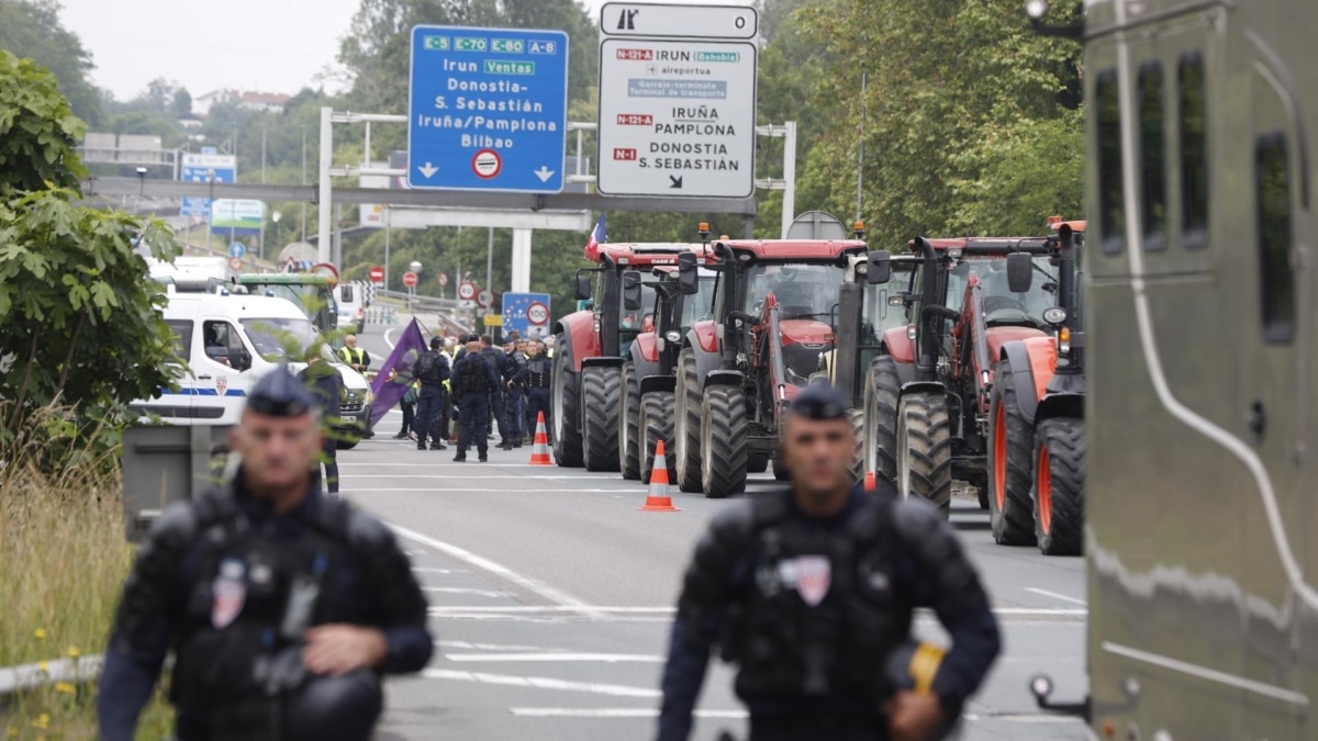 Les agriculteurs reprennent leurs manifestations juste avant les élections européennes
