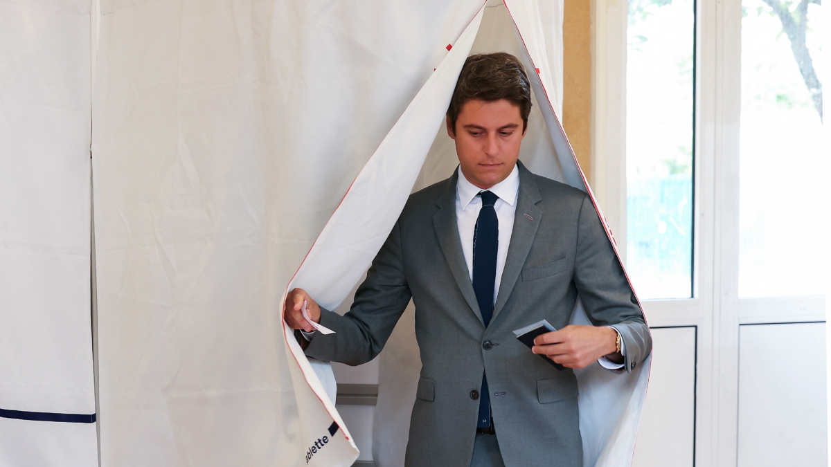 Le Premier ministre français Gabriel Attal présente sa démission après les élections