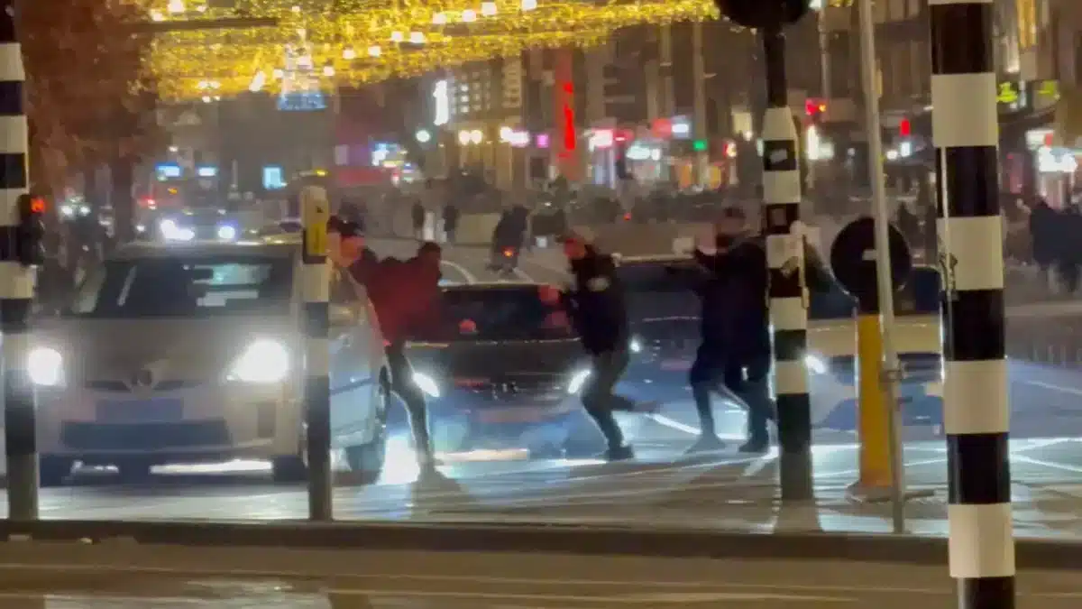 Israël envoie "une mission de sauvetage" à Amsterdam après des affrontements entre supporters du Maccabi et pro-palestiniens