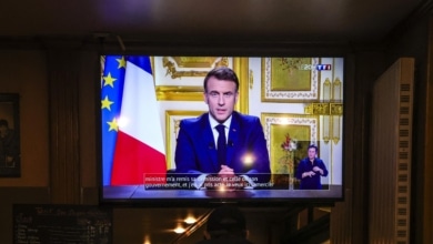 Macron, après la chute de Barnier : "Mon mandat est de cinq ans et je vais le remplir"