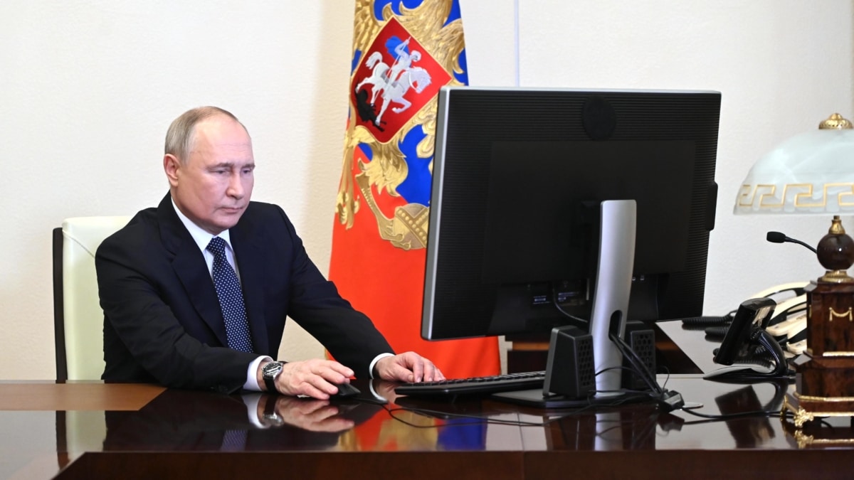 Poutine présente ses excuses au président de l'Azerbaïdjan pour le "tragique accident" de l'avion qui s'est écrasé sur le sol russe
