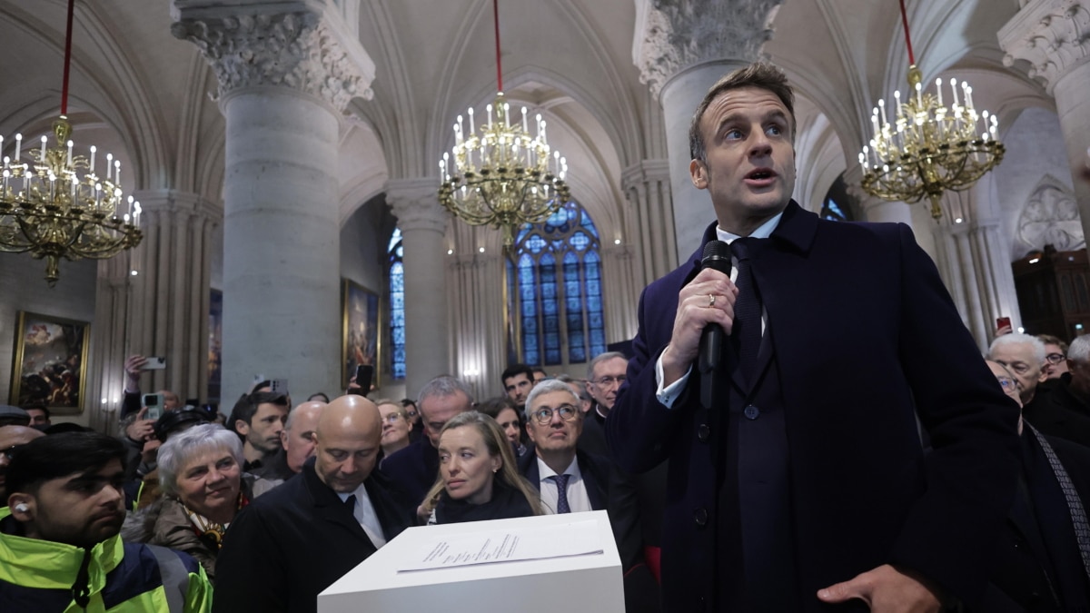 Macron à Notre-Dame en quête de consensus
