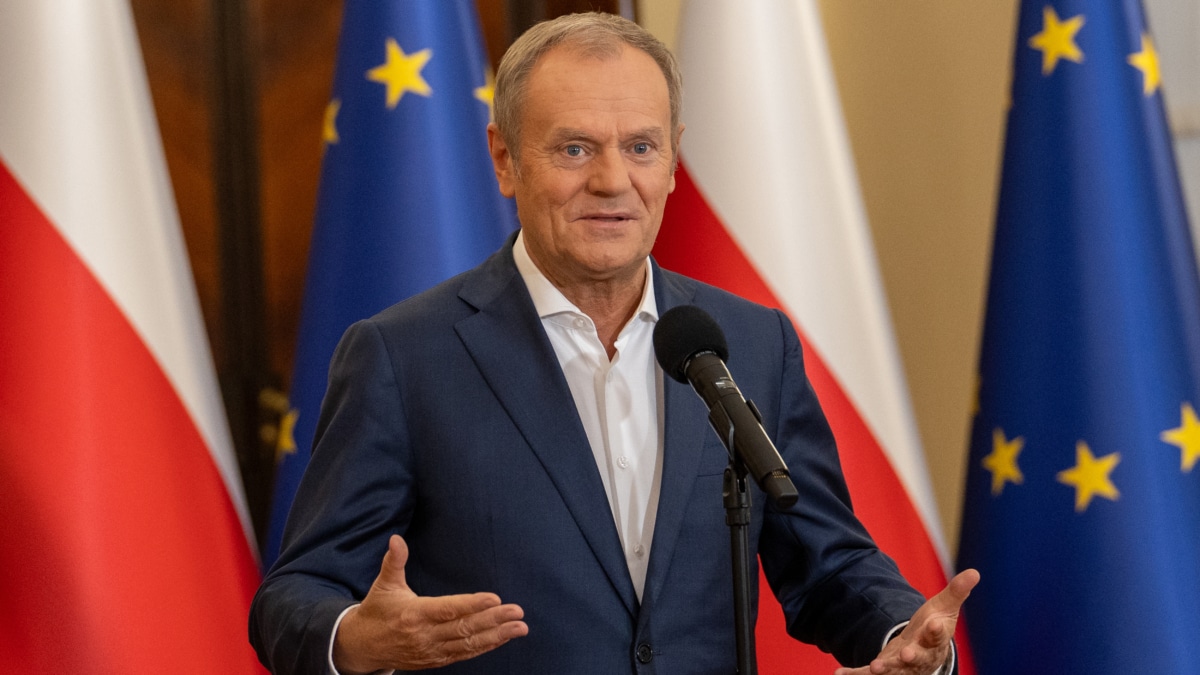 Tusk protège deux chaînes de télévision contre la désinformation "venant de l'Est"