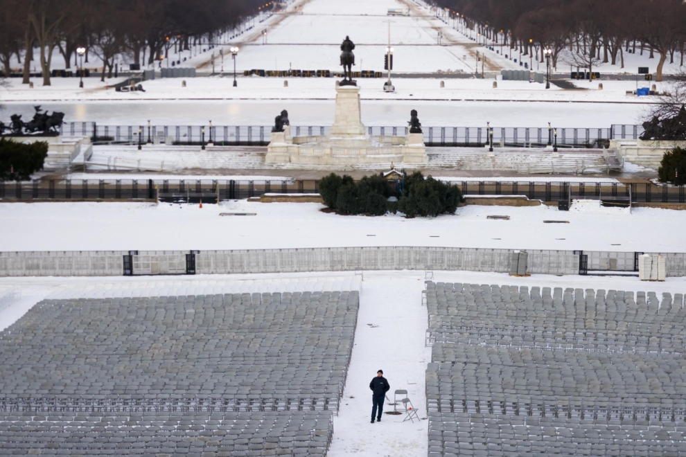 Les responsables ont installé des chaises lors des répétitions de l'investiture de Donald Trump.