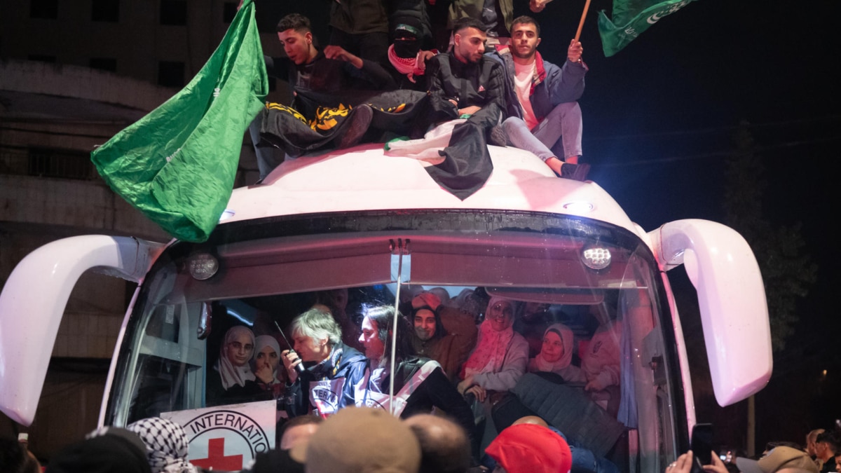 Feux d'artifice pour accueillir les 90 prisonniers palestiniens