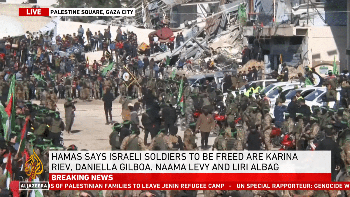 Le Hamas donne aux quatre soldats israéliens parmi des centaines de militants et de civils de Gazati