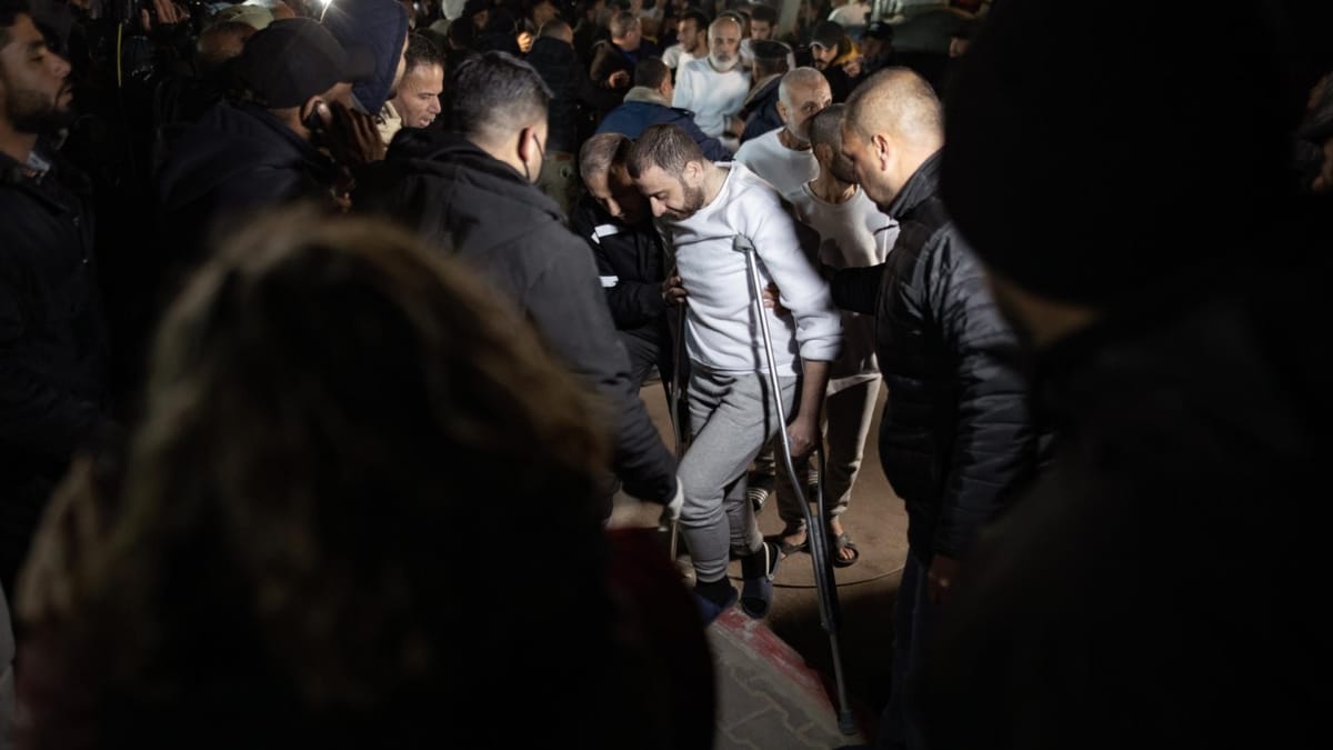 Israël libère 642 prisonniers palestiniens en échange des quatre organismes de hostage dans le compte à rebours de la première phase de la trêve