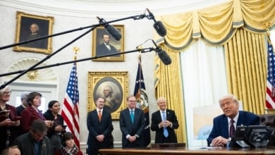 Trump enfreint les règles du commerce international avec certains "tarifs-capital" aux taxes d'autres pays