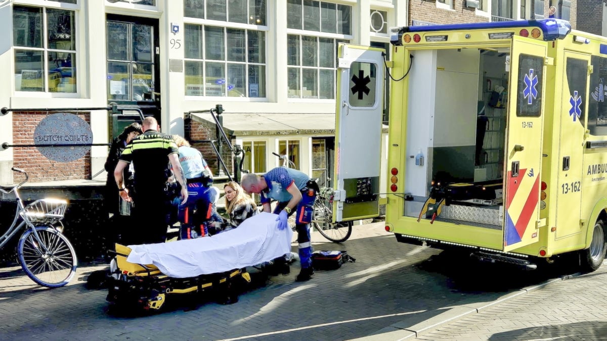 Au moins cinq blessés dans un coup de couteau au centre d'Amsterdam