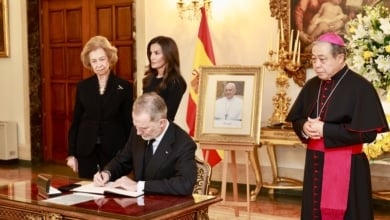 Sanchez n'assistera pas aux funérailles du pape François, auxquelles les rois seront accompagnés de Montero, Díaz, Bolaños et Feijóo