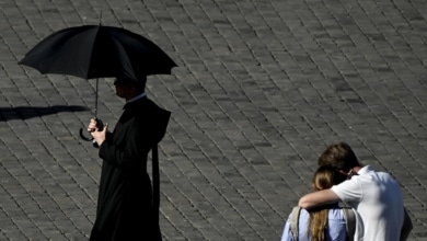 Dieu n'a pas de sexe, prêtres oui: 