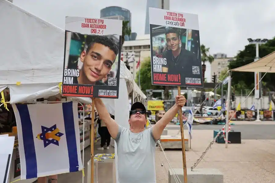 Le Hamas libère le soldat américain Edan Alexander dans la bande de Gaza