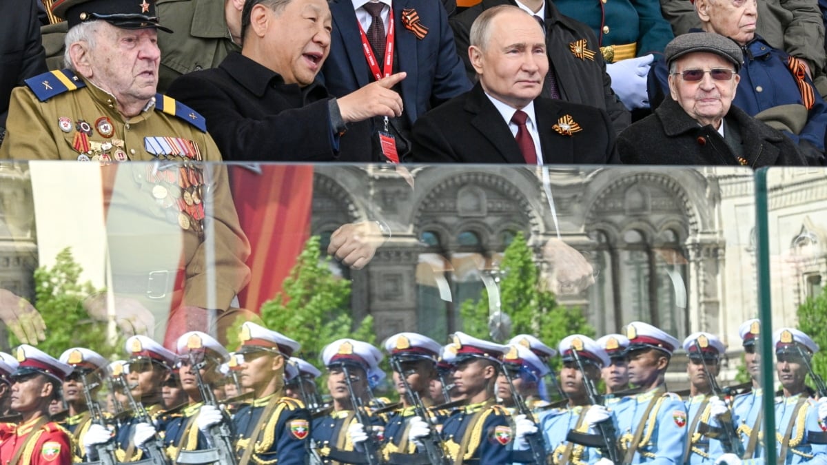 Poutine dénature l'histoire le jour de la victoire