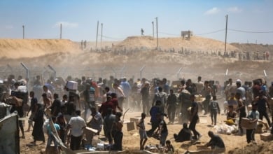 Les troupes israéliennes tuent au moins 30 Gazati en attaquant des points de distribution d'aide à Rafah et Netzarim