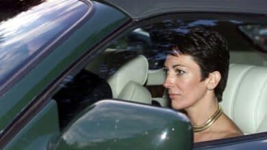 Le gouvernement américain annonce qu'il rencontrera Ghislaine Maxwell, ex-fillette d'Epstein