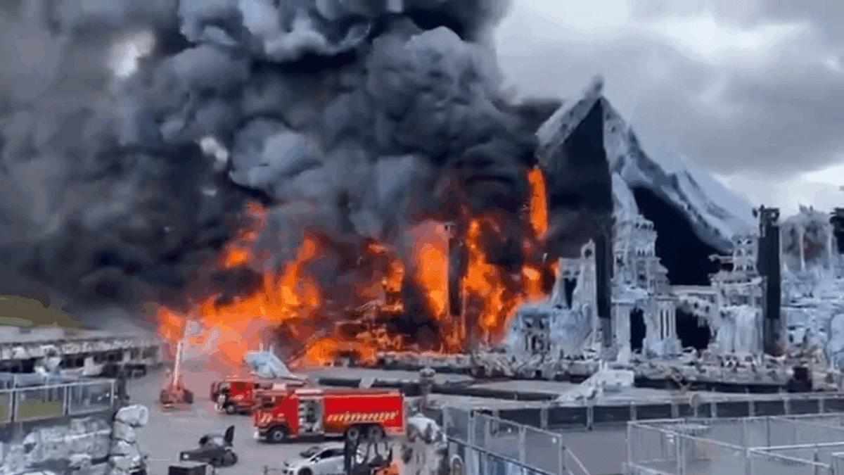 Le feu qui a brûlé le scénario de Tomorrowland