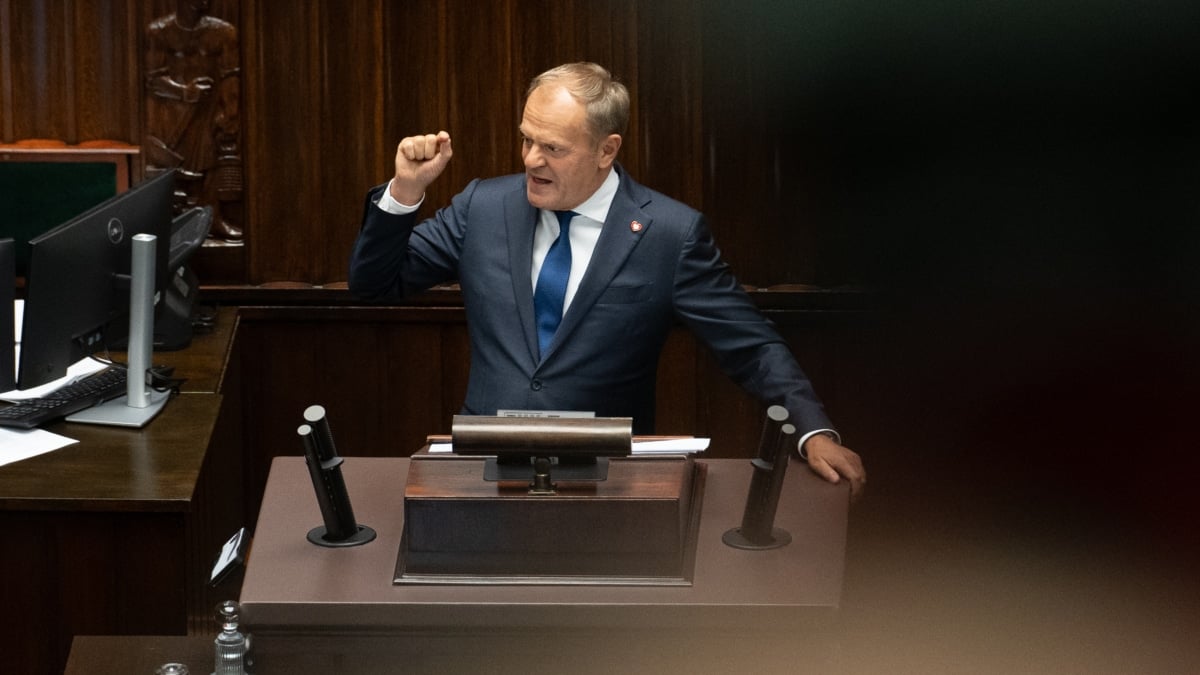 Tusk Rearma son gouvernement "contre l'ennemi interne et externe"