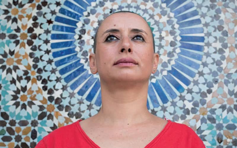 Le Maroc arrête une féministe bien connue pour avoir porté une chemise considérée comme blasphématoire