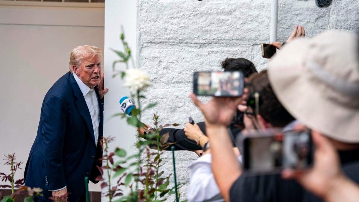 Les questions ont crié au président