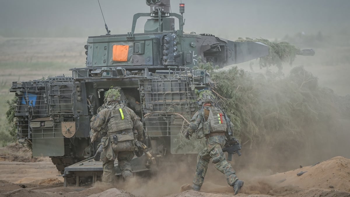 Mili Voluntaria et troupes en Ukraine