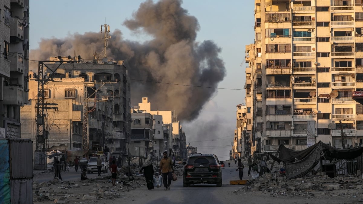 L'armée israélienne confirme que ses chars entrent dans la ville de Gaza