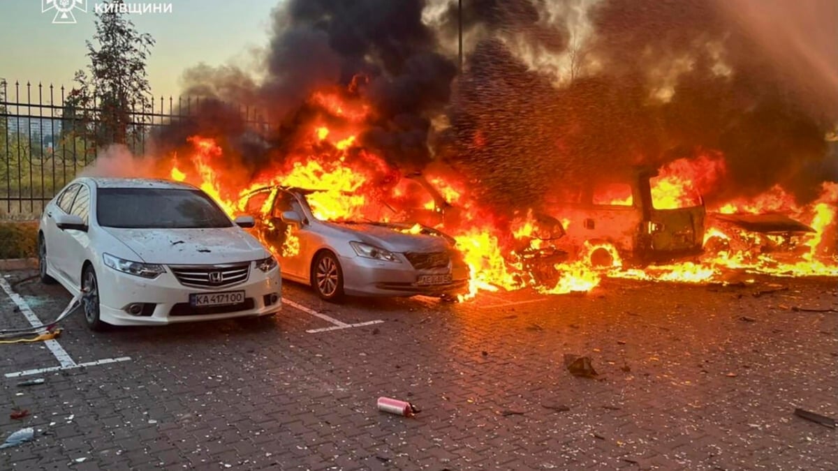 La Russie frappe Kyiv et la Pologne ferme ses heures d'espace aérien