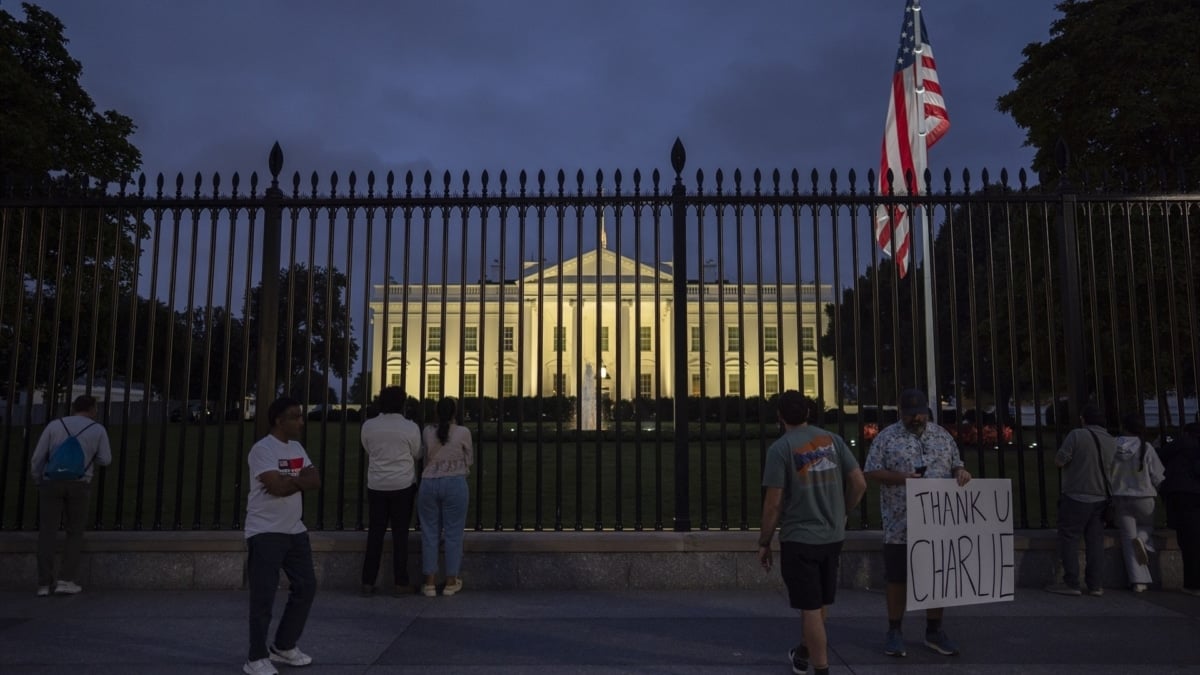 Le FBI est toujours à la recherche du meurtrier de Kirk et insiste sur la collaboration citoyenne