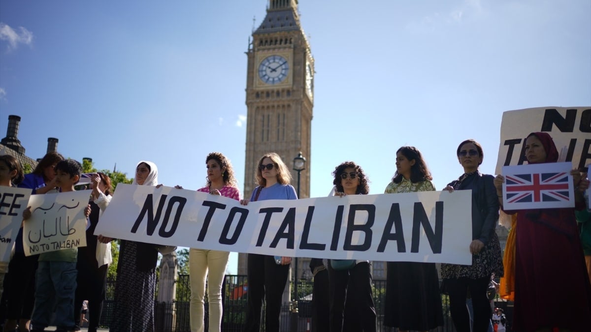 Le gouvernement taliban confirme la libération d'un couple britannique qui avait été conservé une demi-année dans le pays