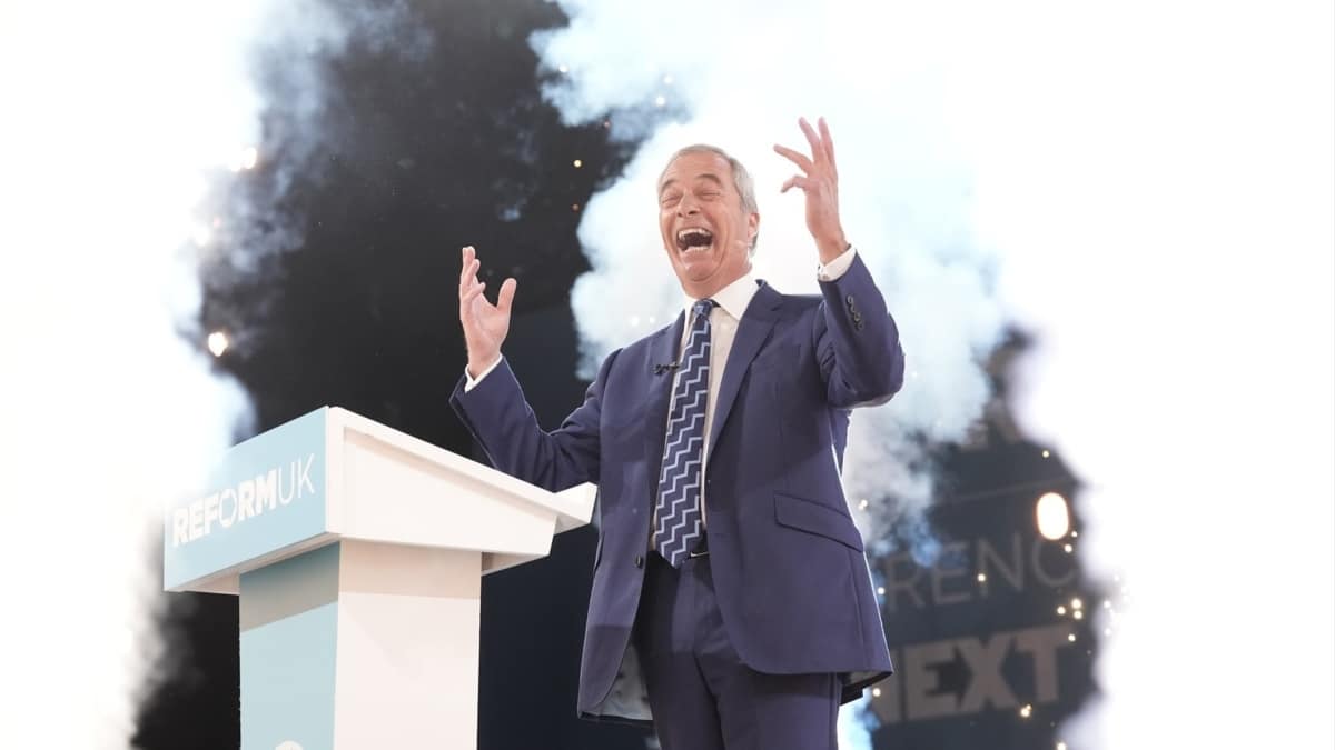 Nigel Farage en mode Supervillano vers Downing Street