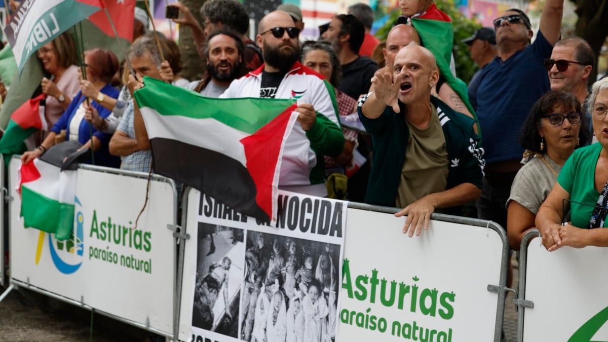 L'équipe de cycliste qui a motivé les proportions de la tournée d'Espagne renonce à son identité israélienne