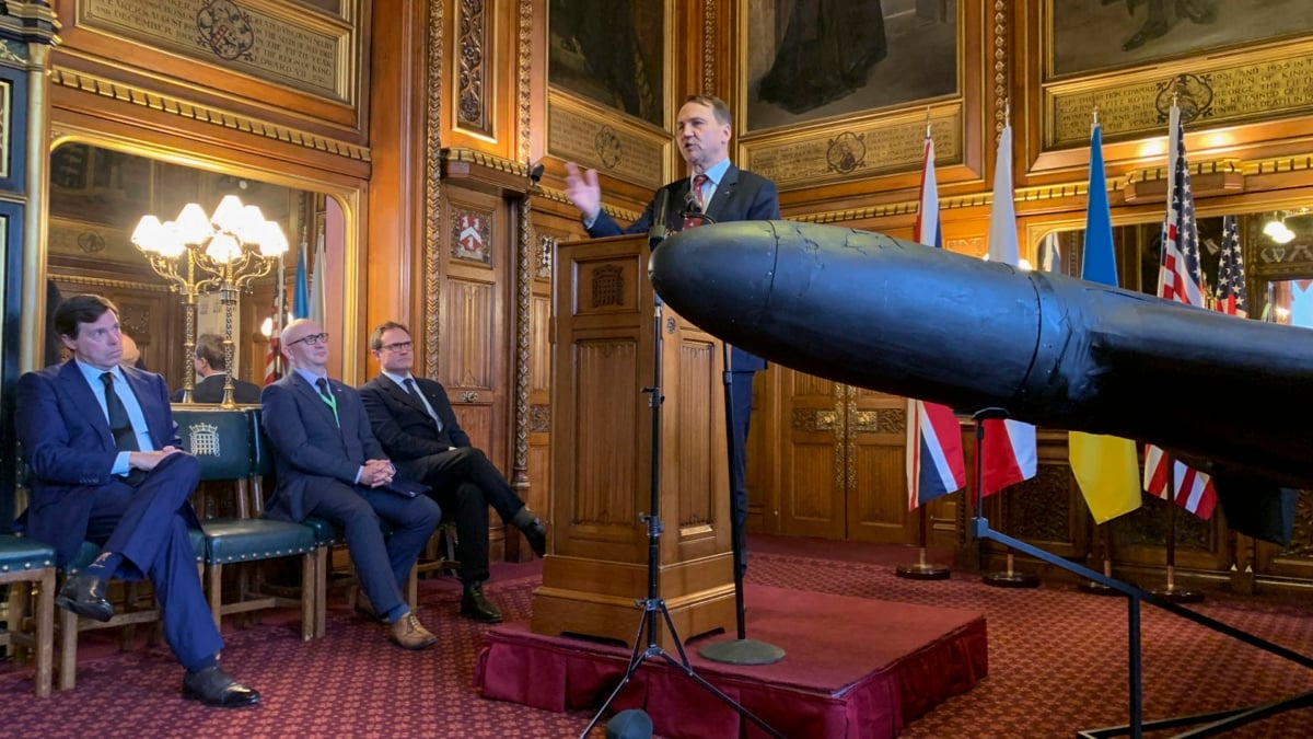 La Pologne menace Poutine s'il survole le pays en direction de Budapest