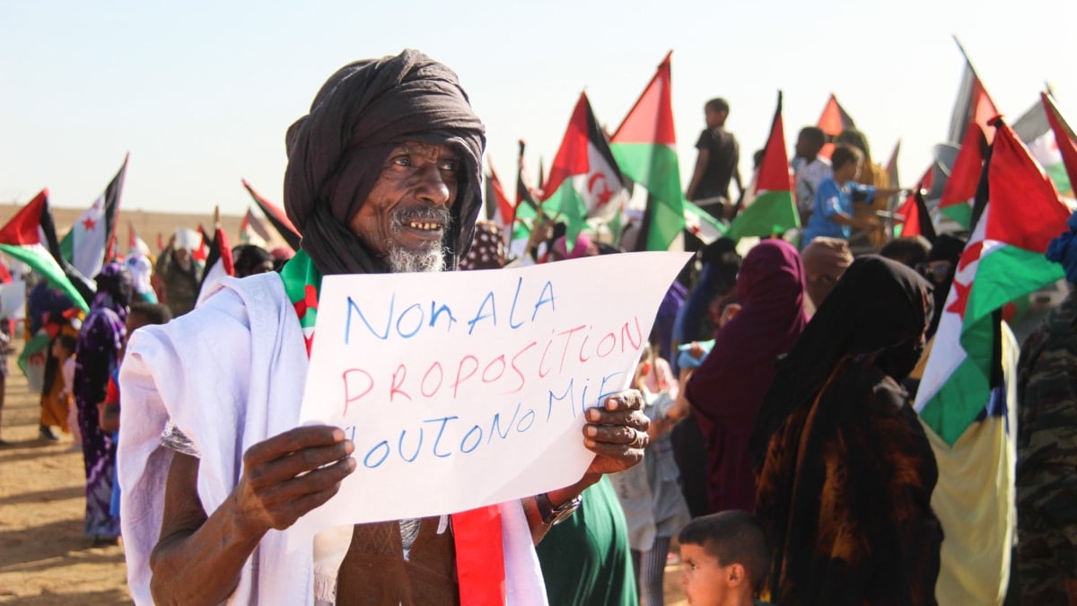 Les États-Unis parviennent à approuver une résolution à l'ONU qui propose le plan marocain pour résoudre le conflit du Sahara avec l'abstention de la Russie et de la Chine.