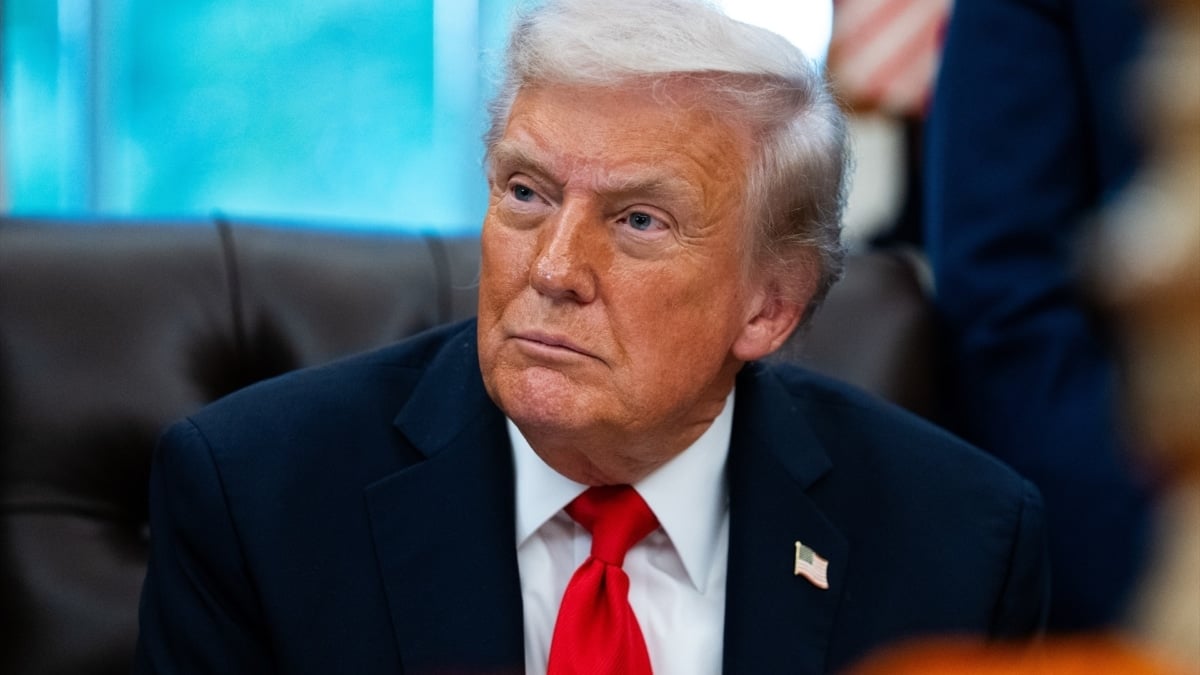 Trump attaque à nouveau un autre bateau de drogue présumé, cette fois au large des côtes colombiennes dans le Pacifique