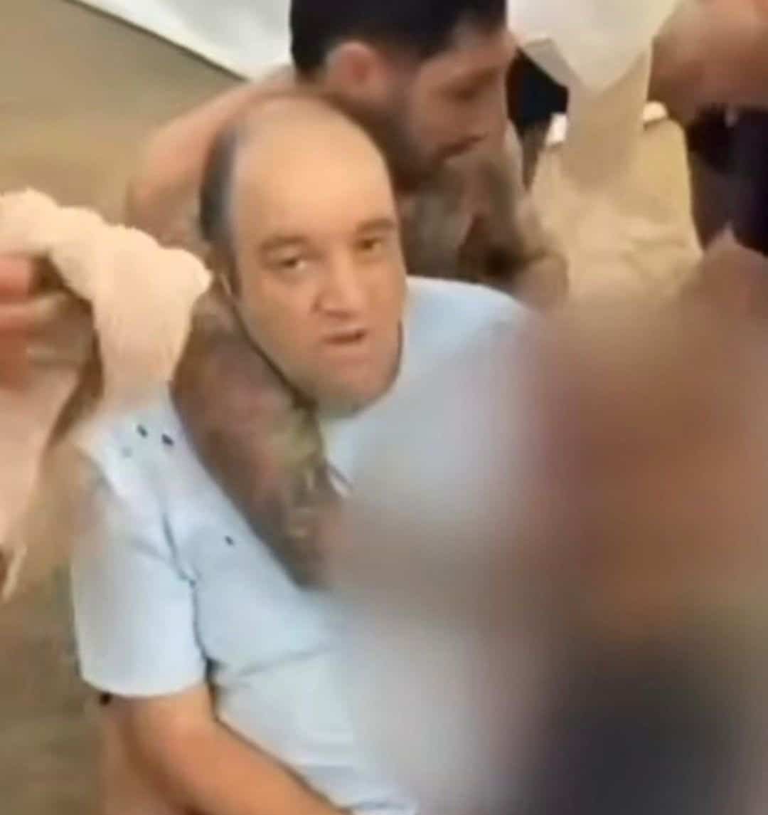 Ahmed, le marchand de fruits qui a désarmé le terroriste de Bondi Beach