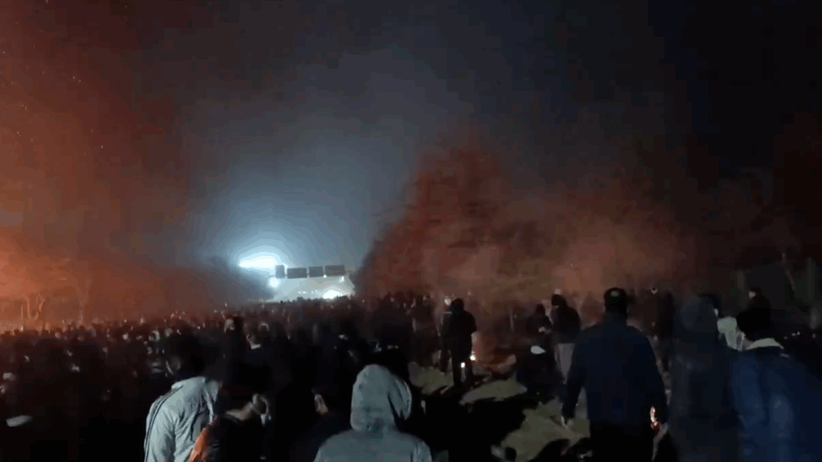 Trump se plantea atacar Irán ante la represión de las protestas e Israel activa el estado de máxima alerta