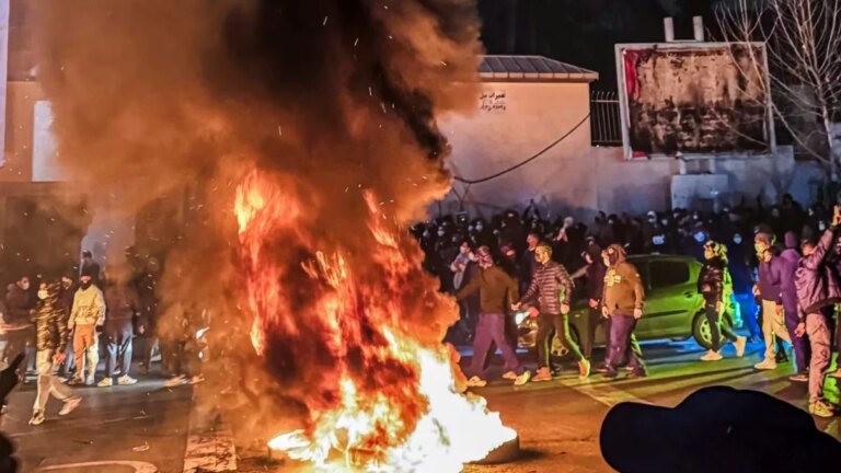 Les manifestations en Iran peuvent-elles renverser le régime des ayatollahs ?