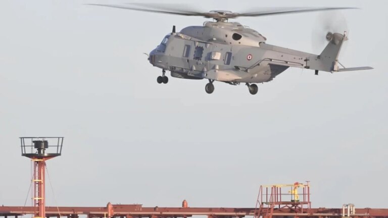 La France monte à bord du pétrolier de la « flotte fantôme russe »