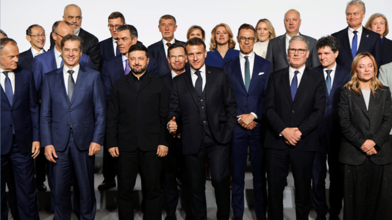 Macron et Starmer promeuvent le déploiement « par voie terrestre, maritime et aérienne » d'une force multinationale en Ukraine après un éventuel cessez-le-feu