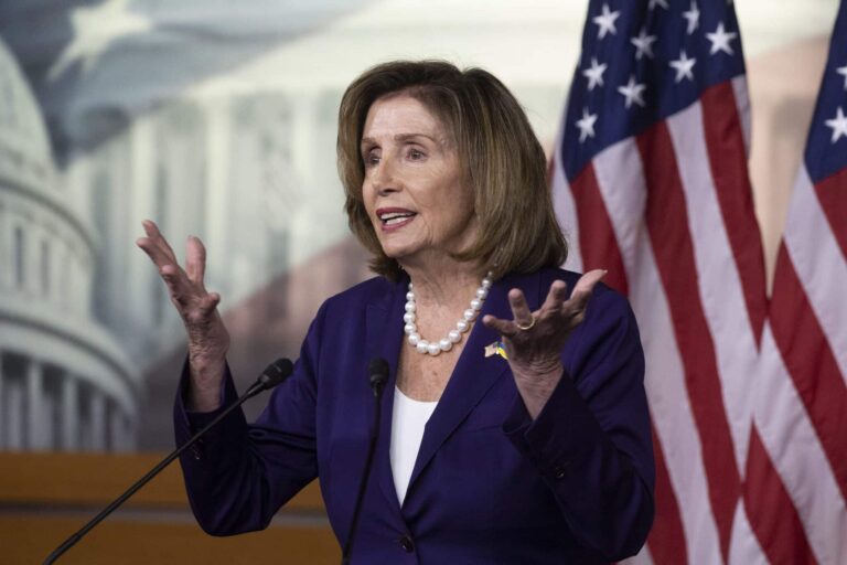 Pelosi accuse Trump d'agir sans l'autorisation du Congrès dans l'offensive militaire contre le Venezuela