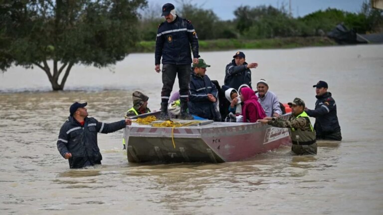Des pluies torrentielles font 4 morts et plus de 140 000 évacués dans le nord du Maroc