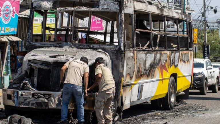 La mort du patron au Mexique déclenche une vague de violence