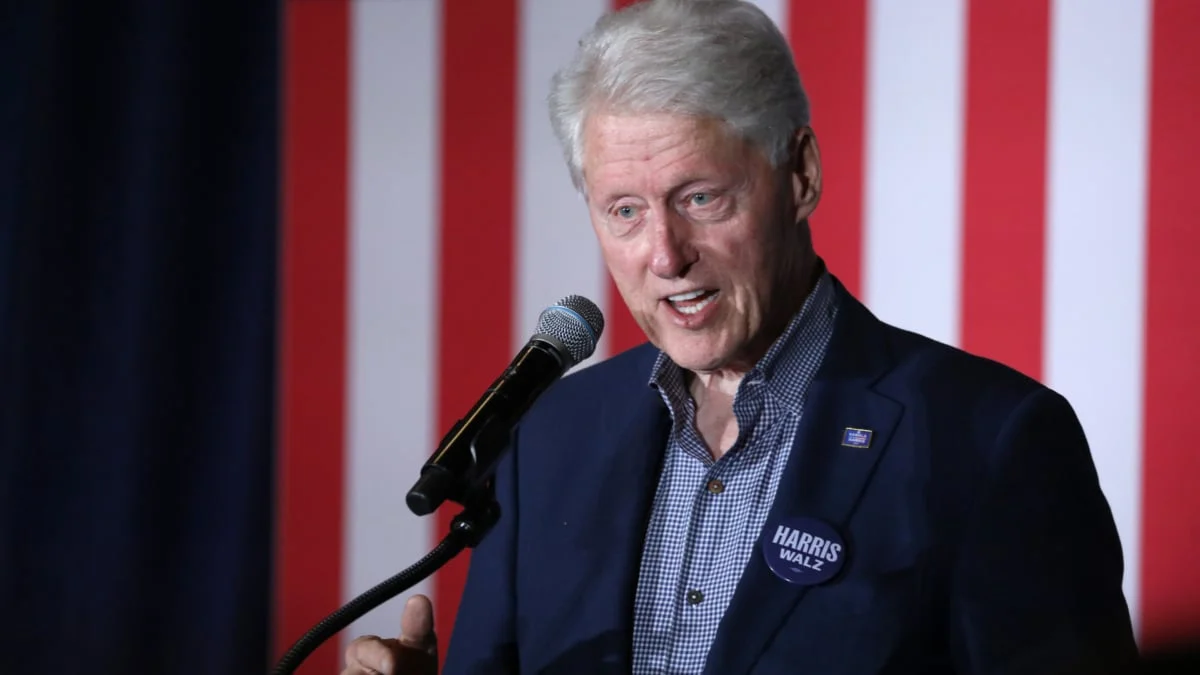 Bill Clinton, ex presidente de Estados Unidos, en la campaña presidencial de 2024.