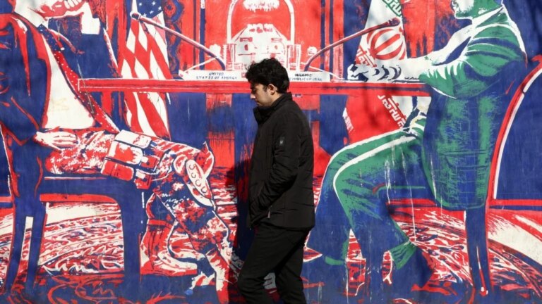 Les États-Unis et l'Iran se réunissent vendredi à Istanbul pour rechercher un accord nucléaire.